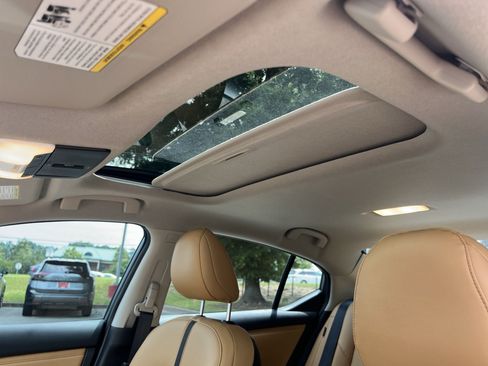 Used 2025 Nissan Sentra SV w/ SV Premium Package FWD image 11