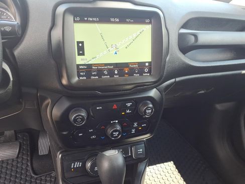 Used 2022 Jeep Renegade Latitude w/ Convenience Group AWD/4WD image 11