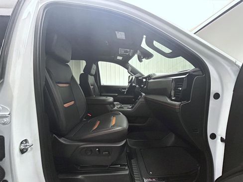 Used 2024 GMC Sierra 2500 AT4 w/ Technology Package image 15