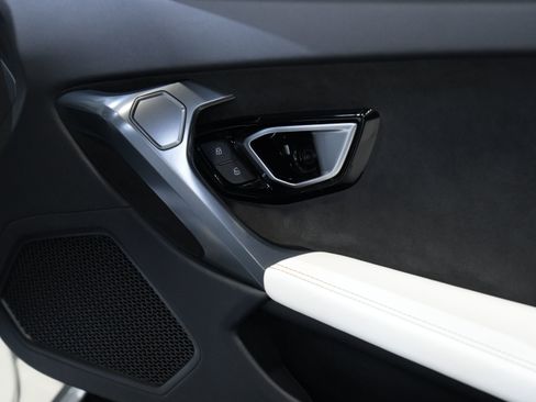 Used 2015 Lamborghini Huracan LP 610-4 image 25