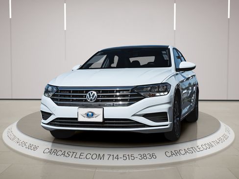 Used 2020 Volkswagen Jetta SE FWD image 1