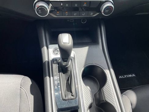 Used 2024 Nissan Altima 2.5 S FWD image 12