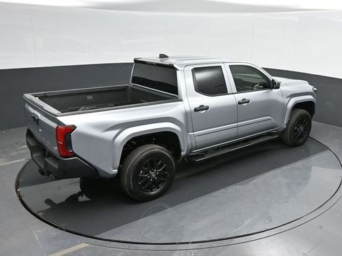 Used 2025 Toyota Tacoma SR image 29