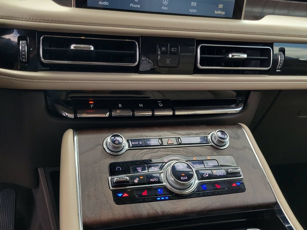 Used 2020 Lincoln Aviator Reserve w/ Elements Package Plus AWD/4WD image 28