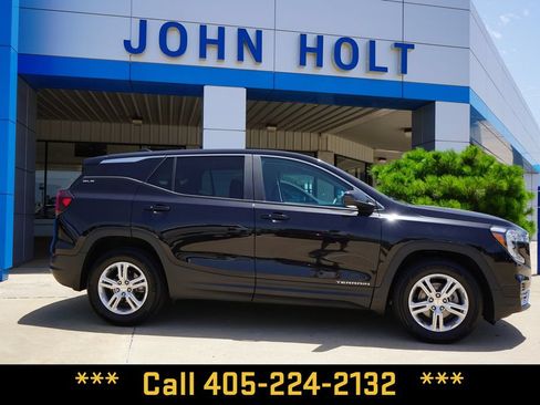 Used 2024 GMC Terrain SLE FWD image 10
