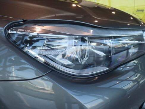 Used 2018 BMW 740i image 8