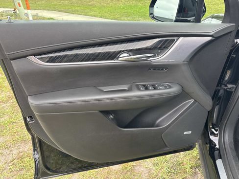 Used 2020 Cadillac XT6 Premium Luxury FWD image 18