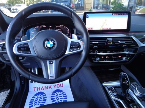 Used 2022 BMW 540i xDrive w/ M Sport Package image 11