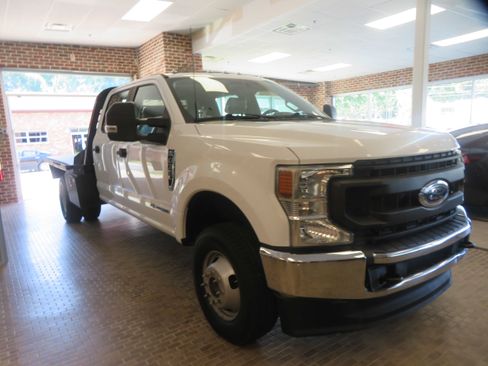 Used 2022 Ford F350 XL w/ Power Equipment Group AWD/4WD image 2