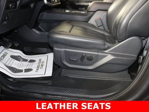 Certified 2024 Ford Expedition XLT image 9