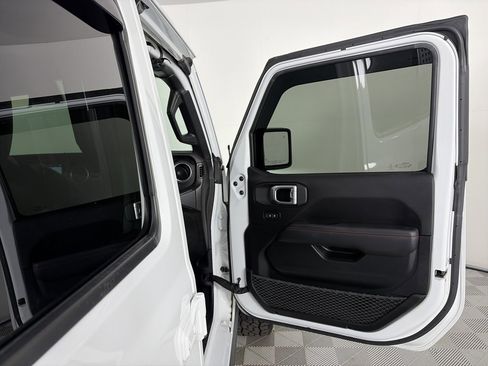 Used 2020 Jeep Gladiator Rubicon image 32