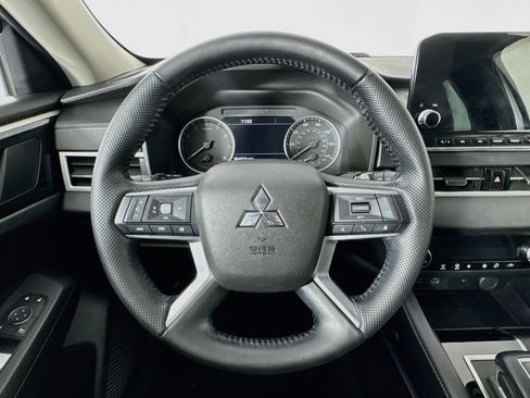 Used 2022 Mitsubishi Outlander SEL Black Edition FWD image 11