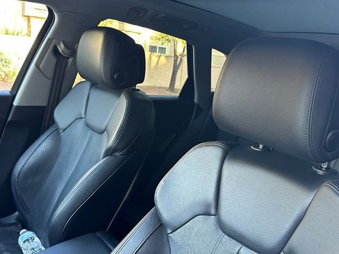Used 2019 Audi Q5 Prestige w/ Prestige Package image 14