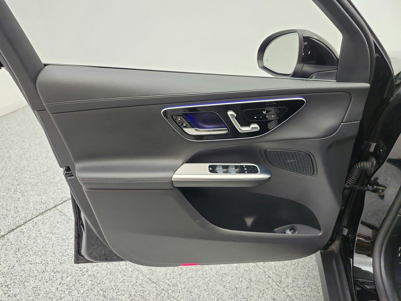 Used 2024 Mercedes-Benz GLC 300 4MATIC image 14