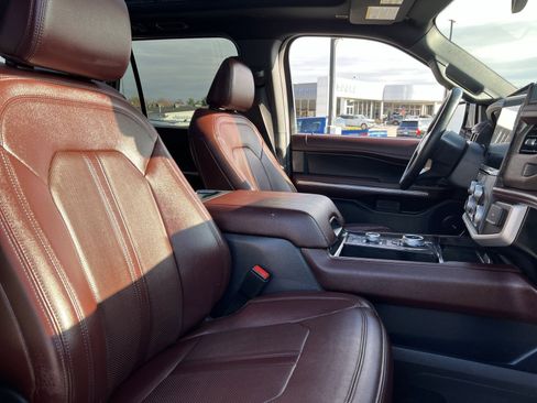 Used 2024 Ford Expedition Limited image 28