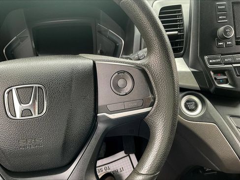 Used 2018 Honda Odyssey LX image 11