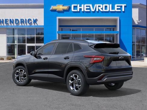 New 2026 Chevrolet Trax LT w/ LPO, Blackout Package image 5