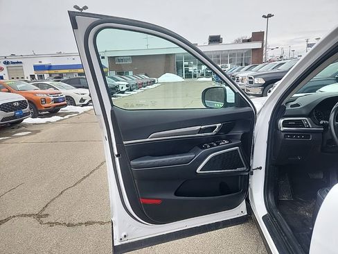 Used 2022 Kia Telluride S image 11