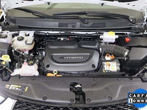 Used 2024 Chrysler Pacifica Select image 14