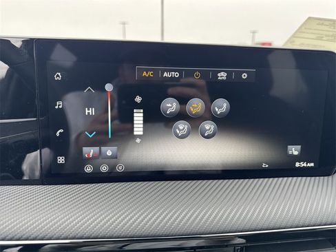 New 2026 Nissan Kicks SR image 19