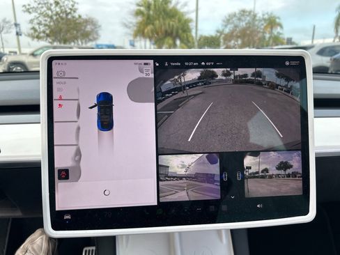 Used 2022 Tesla Model Y Long Range image 24