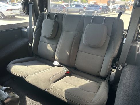 Used 2021 Jeep Wrangler Sport AWD/4WD image 19