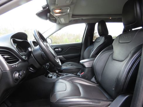 Used 2022 Jeep Cherokee Limited AWD/4WD image 10