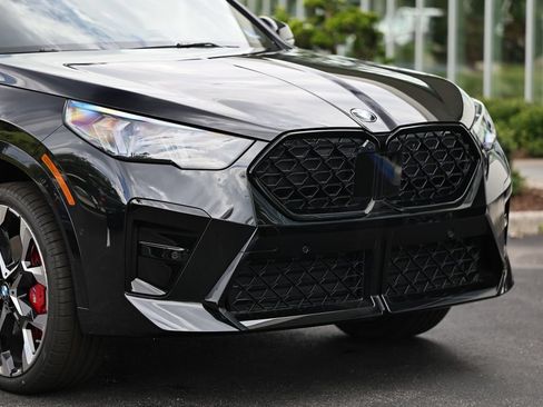 New 2026 BMW X2 xDrive28i w/ Technology Package AWD/4WD image 2