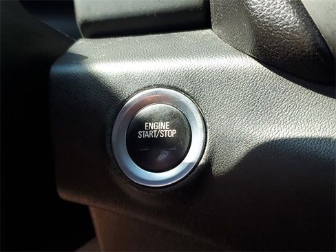 Used 2019 GMC Terrain SLE w/ Driver Convenience Package image 18