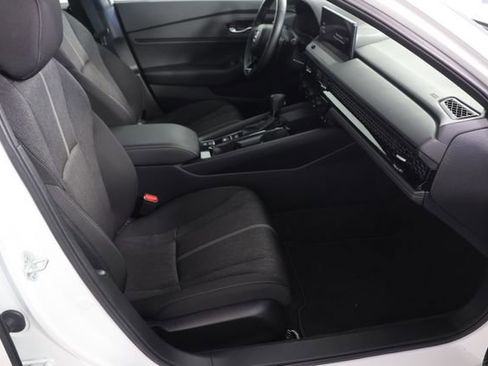 Used 2025 Honda Accord Sport image 24