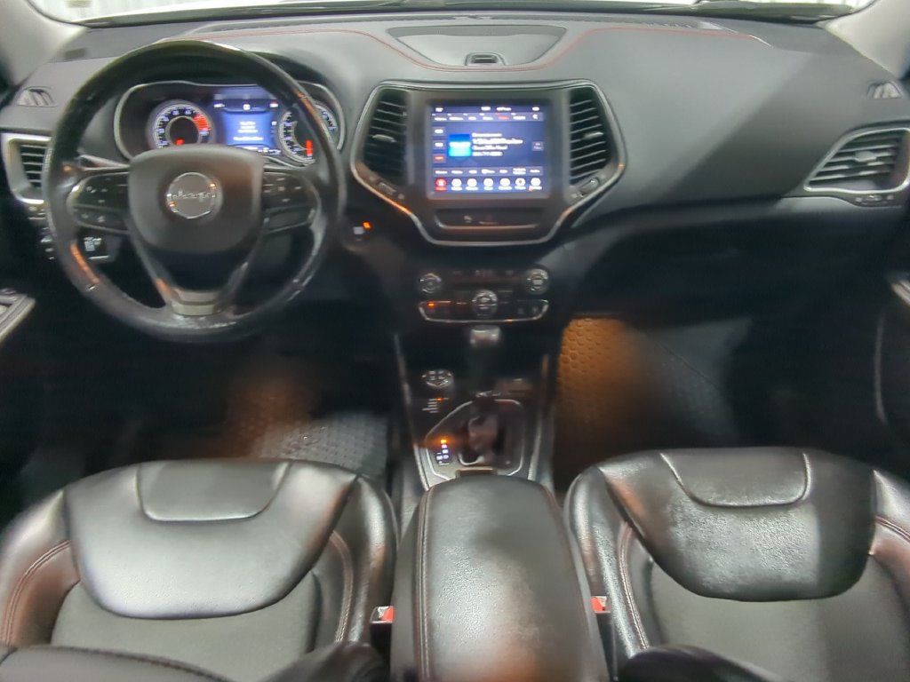 Used 2020 Jeep Cherokee Trailhawk w/ Cold Weather Group AWD/4WD image 18
