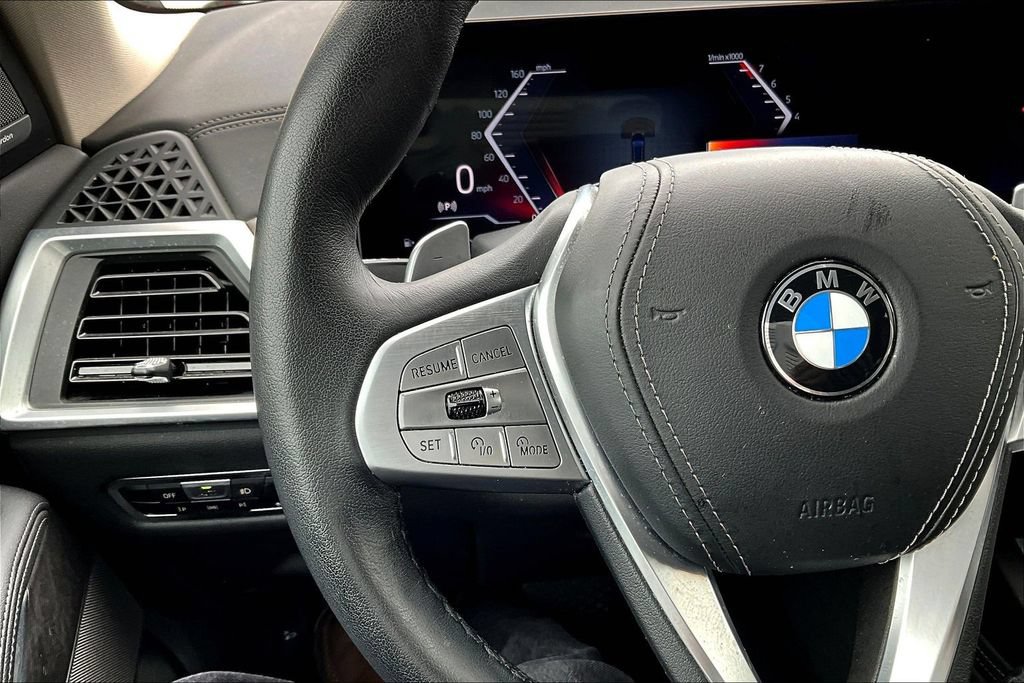 Used 2023 BMW X7 xDrive40i w/ Premium Package AWD/4WD image 10