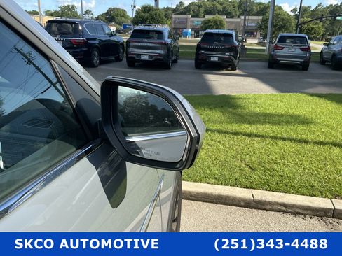Used 2025 Volkswagen Atlas Cross Sport SE AWD/4WD image 10