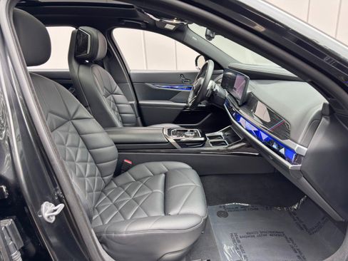 Used 2023 BMW 740i RWD image 16
