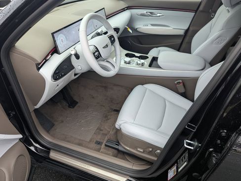 New 2026 Genesis GV70 2.5T Advanced image 9