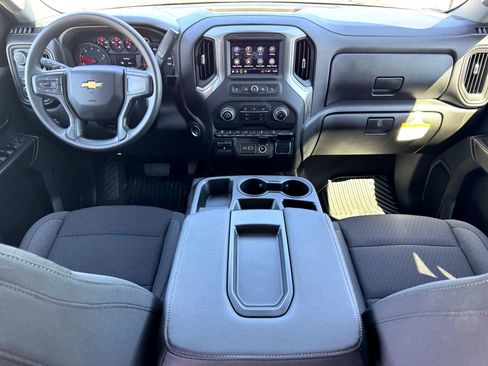 Used 2025 Chevrolet Silverado 2500 Custom w/ Custom Value Package image 20