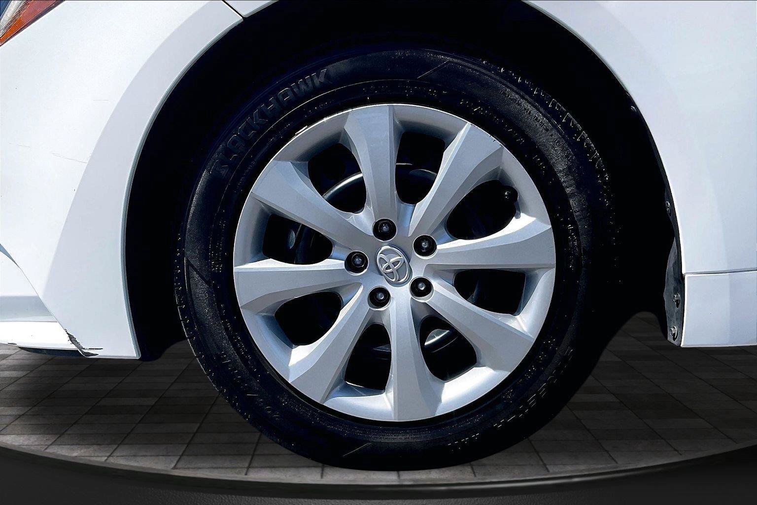 Used 2024 Toyota Corolla LE FWD image 10