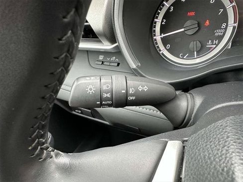 Certified 2024 Toyota Highlander XLE AWD/4WD image 11