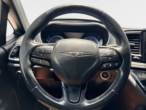 Used 2021 Chrysler Pacifica Touring w/ S Appearance Package FWD image 23
