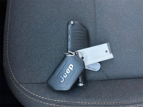 Certified 2024 Jeep Gladiator Sport image 32