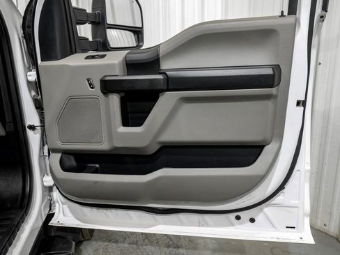 Used 2021 Ford F550 4x4 Crew Cab Super Duty w/ Power Equipment Group image 41