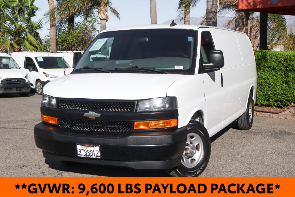Used 2020 Chevrolet Express 3500 Extended w/ Driver Convenience Package RWD image 4