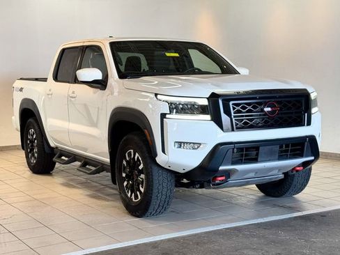 Used 2023 Nissan Frontier PRO-4X w/ Technology Package image 3