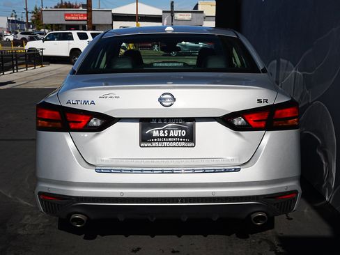 Used 2022 Nissan Altima 2.5 SR image 5