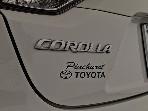 Used 2022 Toyota Corolla LE FWD image 35