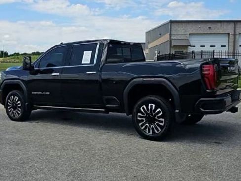 Used 2024 GMC Sierra 2500 Denali Ultimate AWD/4WD image 6