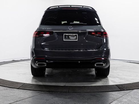 Used 2025 Mercedes-Benz GLS 580 4MATIC image 33