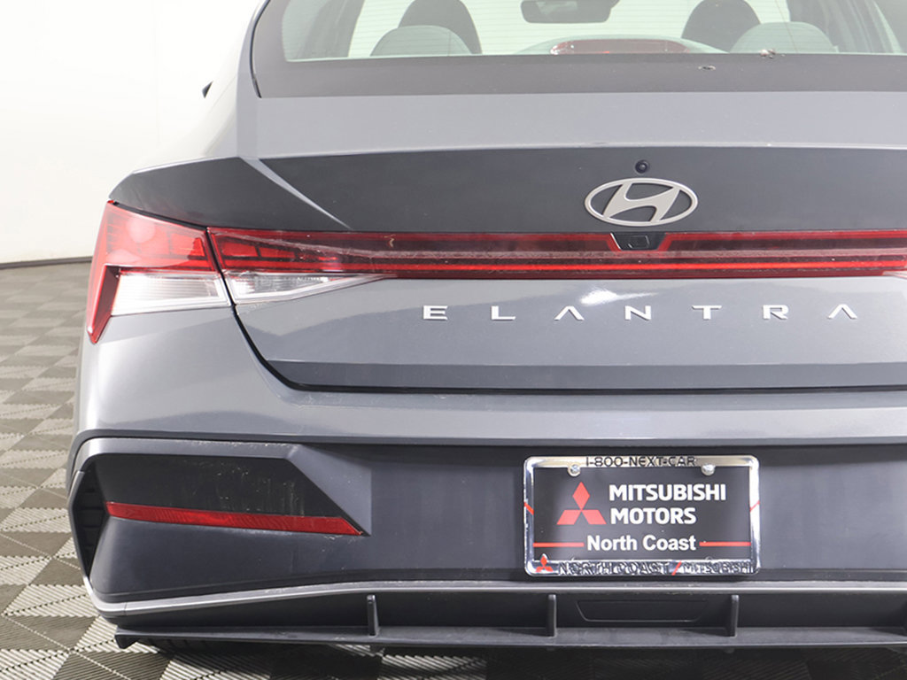 Used 2024 Hyundai Elantra SEL w/ Convenience Package FWD image 15