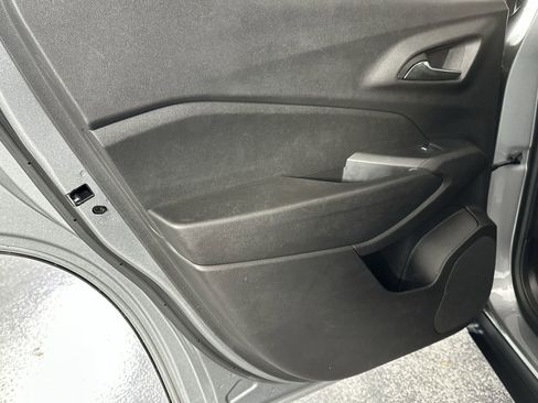 Used 2025 Chevrolet Trax LT w/ Driver Confidence Package image 33