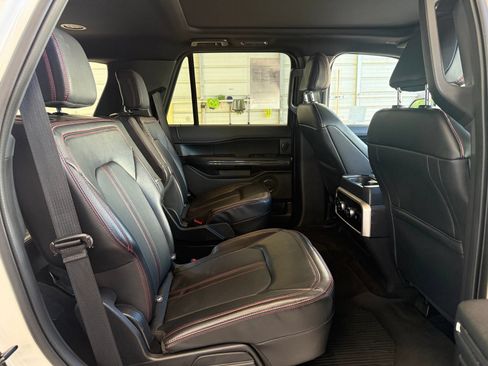 Used 2023 Ford Expedition Limited AWD/4WD image 19